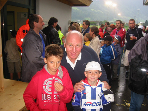 Dieter Hoene&szlig; mit Marcel und Patrick